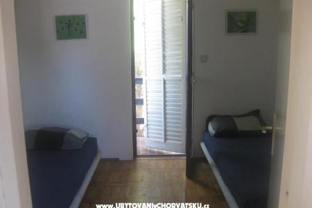 Vis Apartment photo 3