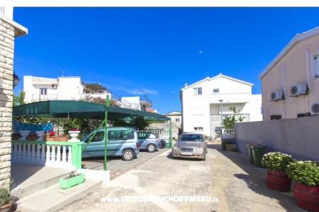Apartments Alaga photo 4