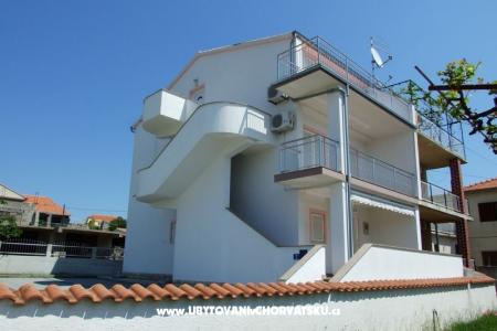 Apartments Dananić photo 2