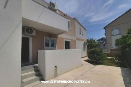 Apartments Ema i Roza photo 3