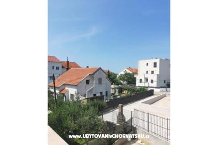 Apartments Ema i Roza photo 4