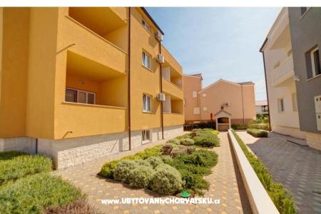 Apartments Iris photo 2