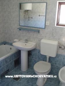 Apartments Zvonimir photo 5