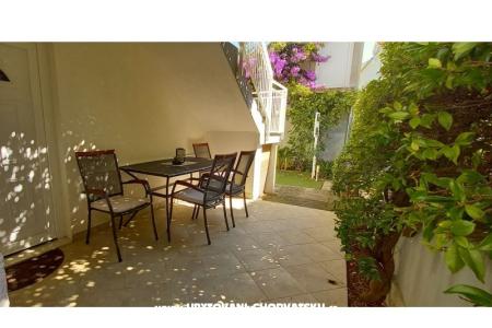 Apartments FIO photo 3