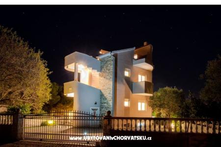 Aquarius Apartments photo 5