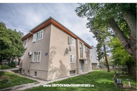 Apartment Tina 10 m. beach photo 2