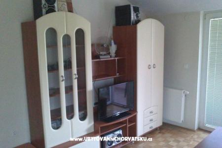 Apartments with swimming pool-Crno photo 4
