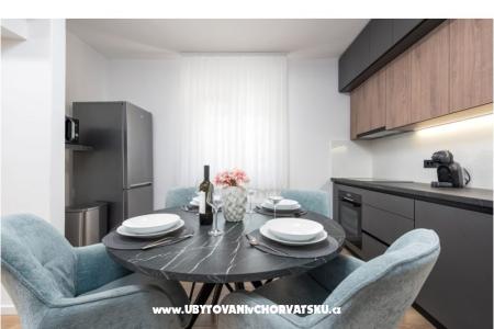 Apartment Luxe Holiday Home photo 5