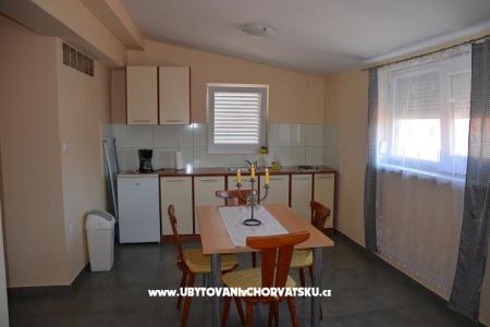 Apartment Thea photo 3
