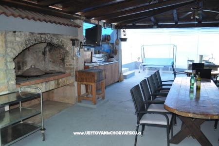 House s bazenom Gaspar photo 4