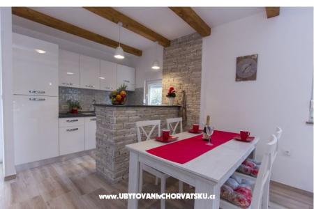 Apartments Nella photo 2