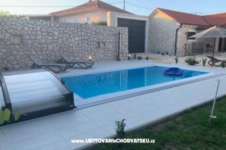 Stone House photo 3