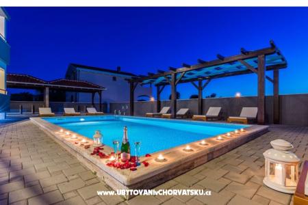Apartments Villa More photo 2