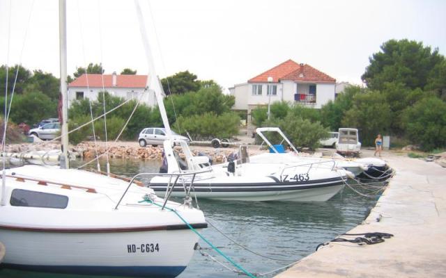 Apartments Vili – Accommodation Betina Kroatië