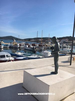 Kuća Lukin – Accommodation Betina Kroatië