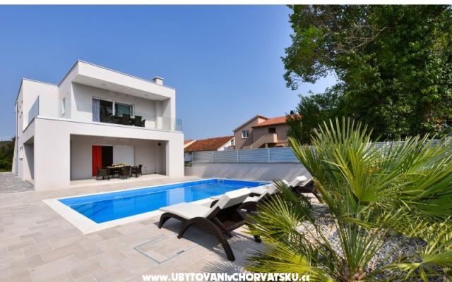 Crowonder Harbor willa u Polki – Accommodation Bibinje Kroatië