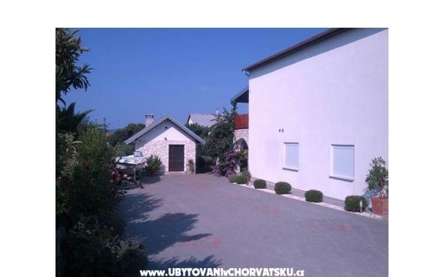 Sertic Apartmani – Accommodation Bibinje Kroatië