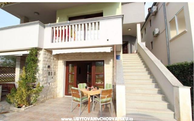 Apartmani Golem – Accommodation Biograd Kroatië