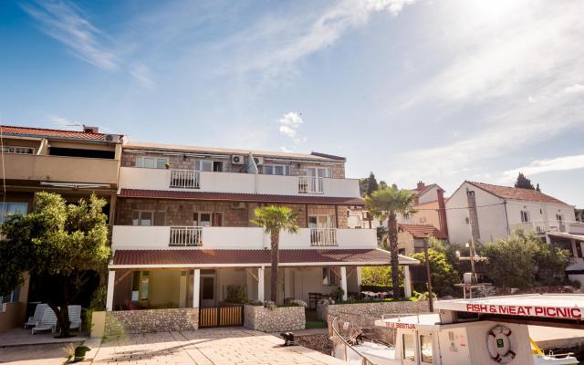 Marinus Apartmani – Accommodation Blace Kroatië