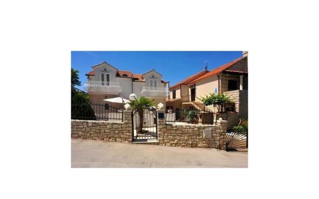 Apartmani Bera, Julie i Edi – Accommodation Island of Brac Kroatië
