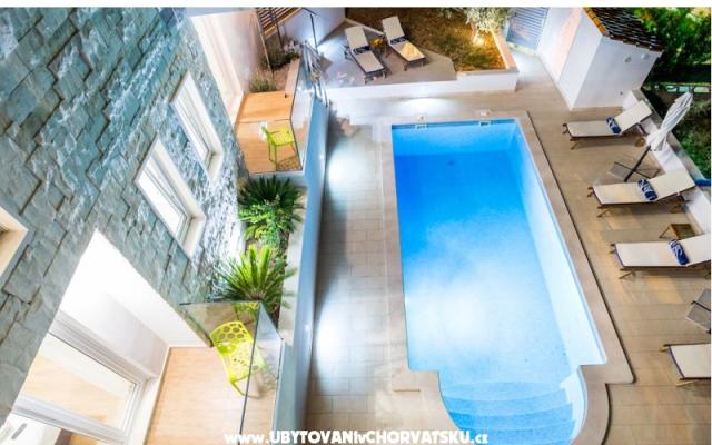 Villa Blanka Bol island Brac for 12 – Accommodation Island of Brac Kroatië