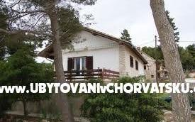 Vila Amelia – Accommodation Island of Brac Kroatië