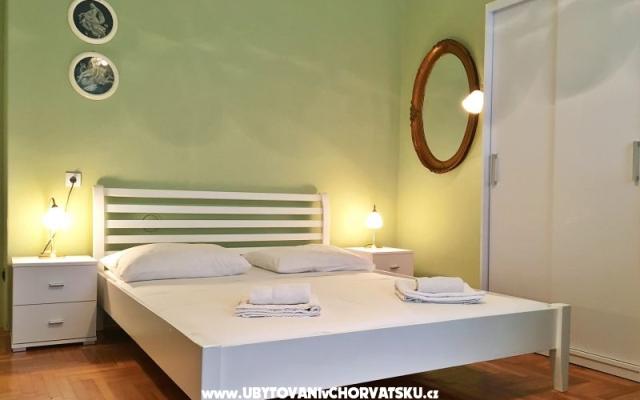 Cro-Split Apartments – Accommodation Island of Brac Kroatië