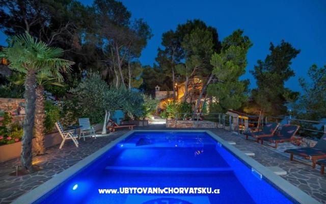 Villa Mamako – Accommodation Island of Brac Kroatië