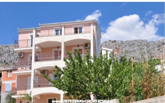 AdriaApartmani – Accommodation Dugi Rat Kroatië