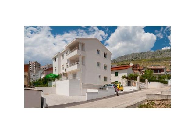Apartments Maja  – Accommodation Dugi Rat Kroatië