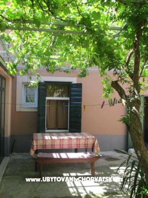  Apartman Bruno – Accommodation Dugi Rat Kroatië
