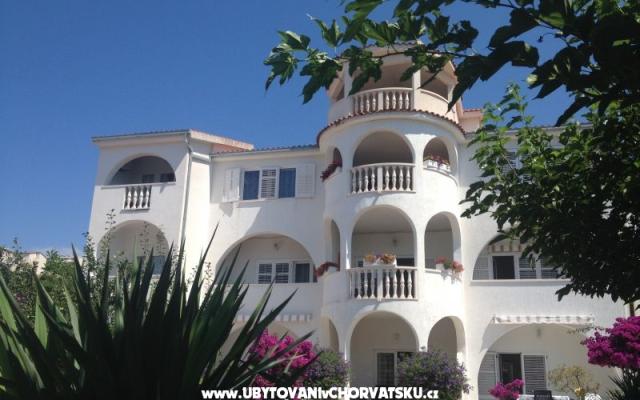 Villa Orij Apartments – Accommodation Dugi Rat Kroatië