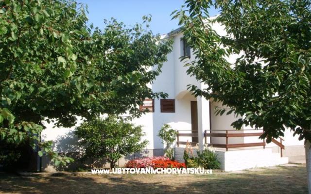 Kuća za odmor - Apartman Milka – Accommodation Sv. Filip i Jakov Kroatië