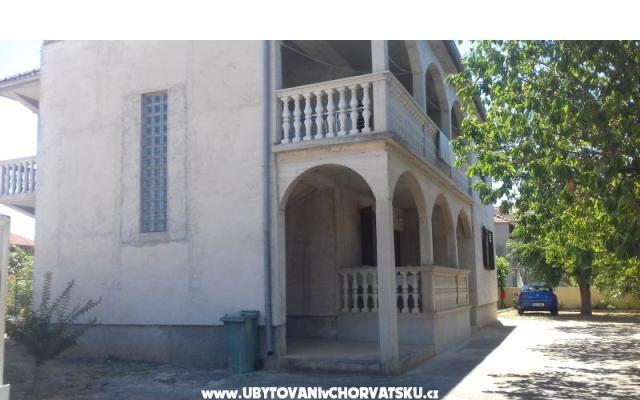 Apartmani Turanj – Accommodation Sv. Filip i Jakov Kroatië