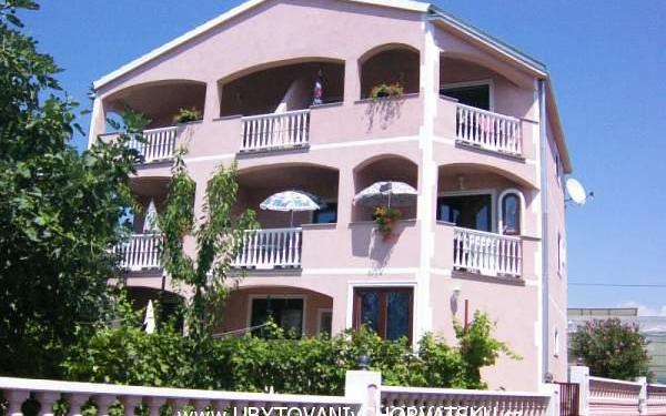 Apartments ROTA – Accommodation Sv. Filip i Jakov Kroatië
