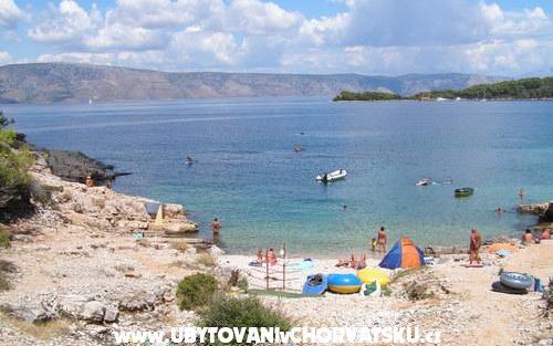 Apartmani pored mora – Accommodation Island of Hvar Kroatië