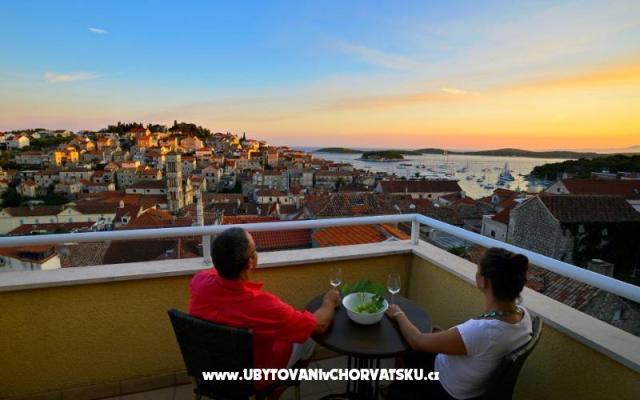 Tri Sestrice – Accommodation Island of Hvar Kroatië