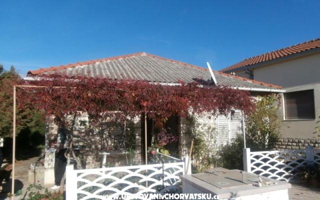 Kuća za odmor - Zapuntel – Accommodation Islands Ist &amp; Molat Kroatië