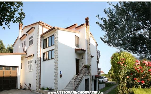 Apartmani Božana – Accommodation Kastela Kroatië
