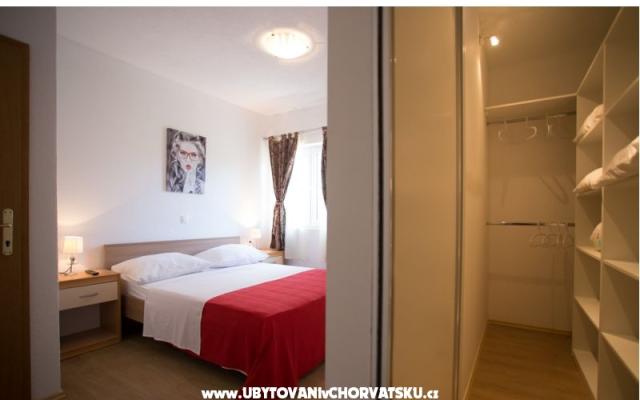 Apartmani Duje – Accommodation Kastela Kroatië