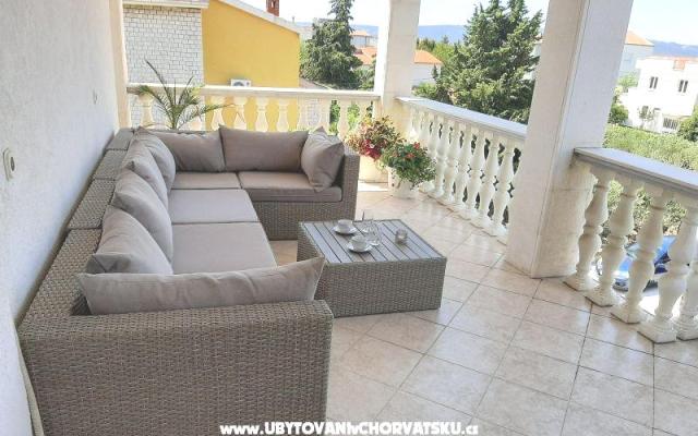 Apartmani Hrga – Accommodation Kastela Kroatië