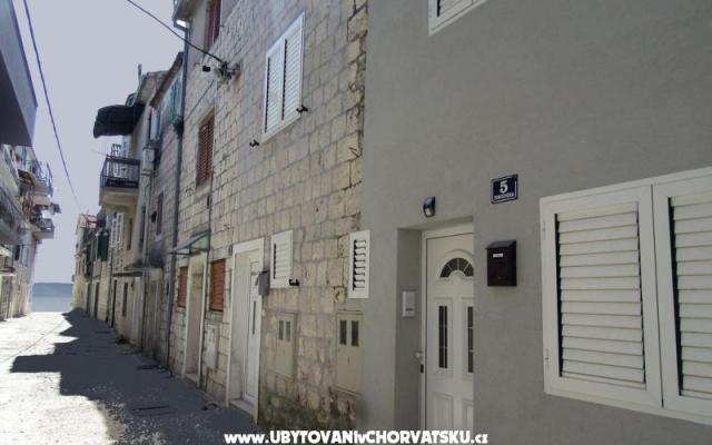 Holiday Home Sara- Kastel Stafilic – Accommodation Kastela Kroatië