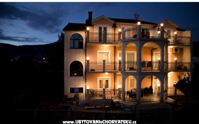 Villa Paradise  – Accommodation Kastela Kroatië