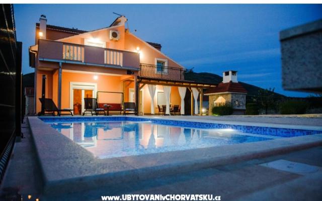 Holiday Home Anica – Accommodation Knin Kroatië