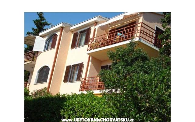 Apartmani Karla  Njivice – Accommodation Island of Krk Kroatië