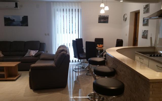 Apartments Intiv- Malinska – Accommodation Island of Krk Kroatië