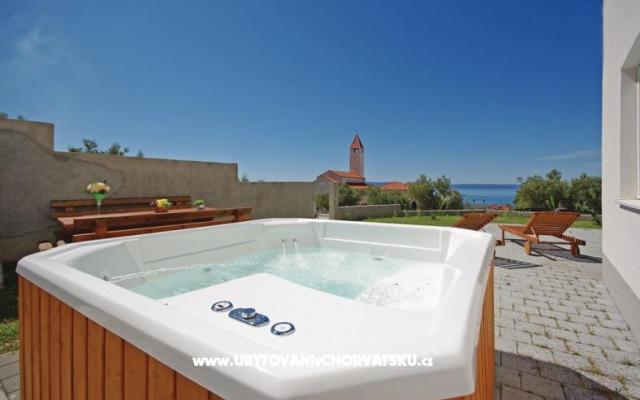 Lux AP6+2 jacuzzi – Accommodation Makarska Kroatië