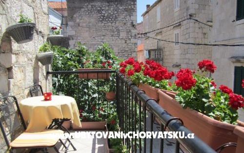 Old Town House – Accommodation Makarska Kroatië