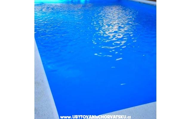Villa GABI – Accommodation Makarska Kroatië