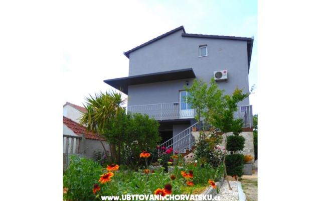 Apartman Elvis – Accommodation Marina - Trogir Kroatië